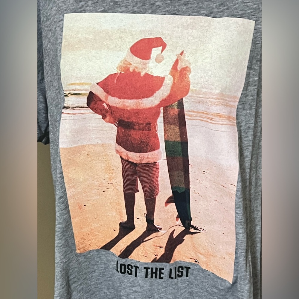 Old Navy Size XL Heather Gray SS Gifting Tee Santa Lost the List Beach Casual - Picture 3 of 10